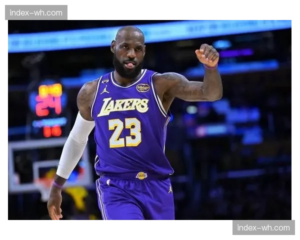 詹姆斯成为NBA历史最年长“25+10+10”三双获得者